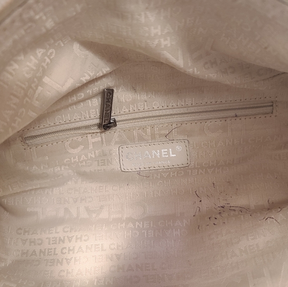 CHANEL Marais Le Bowler Quilted Beige Lambskin Leather Handbag - Picture 6 of 16